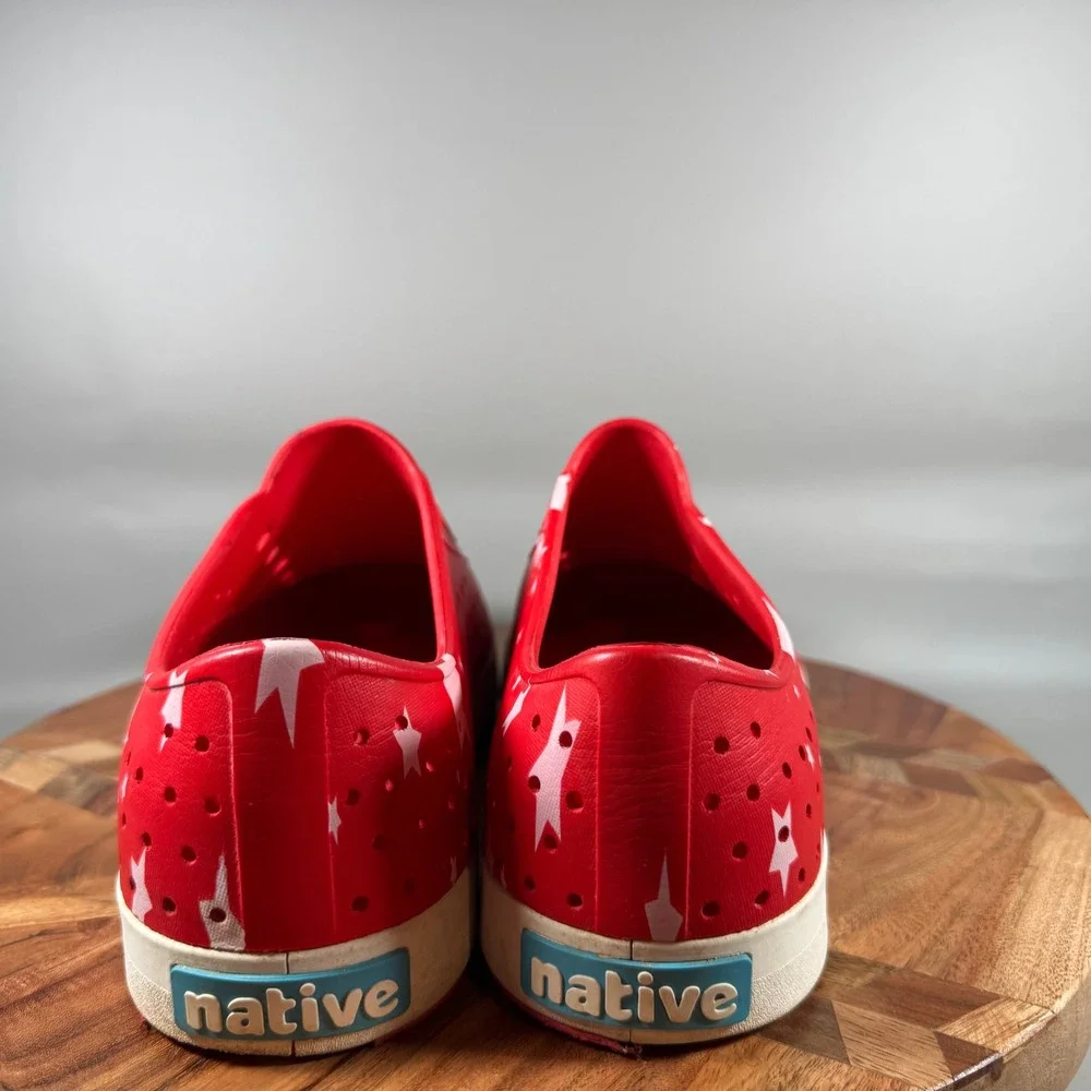 Native Jefferson Mens 10 Red White Star Print Perforated Slip On Water Shoes EVA